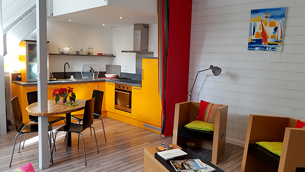 Le salon et la cuisine